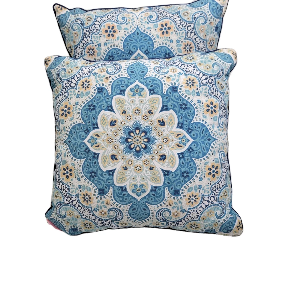 Martha Stewart 18" x 18" Lote de 2 Almohadas Impresión Geométrica Azul 22625-1Clo4 Foto 2 de 4