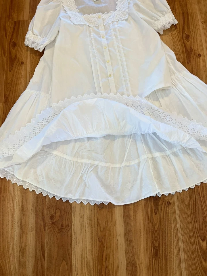 Jessica's Gunnies Sax 复古白色孔眼小屋维多利亚裙套装 尺寸 13 — 第 4/4 张图片