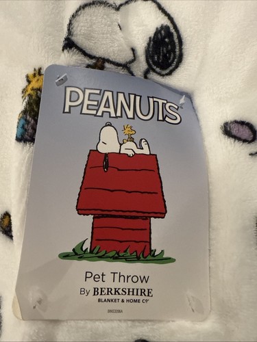Peanuts Snoopy Woodstock Berkshire Throw Blanket 60"x70" - Picture 2 of 3