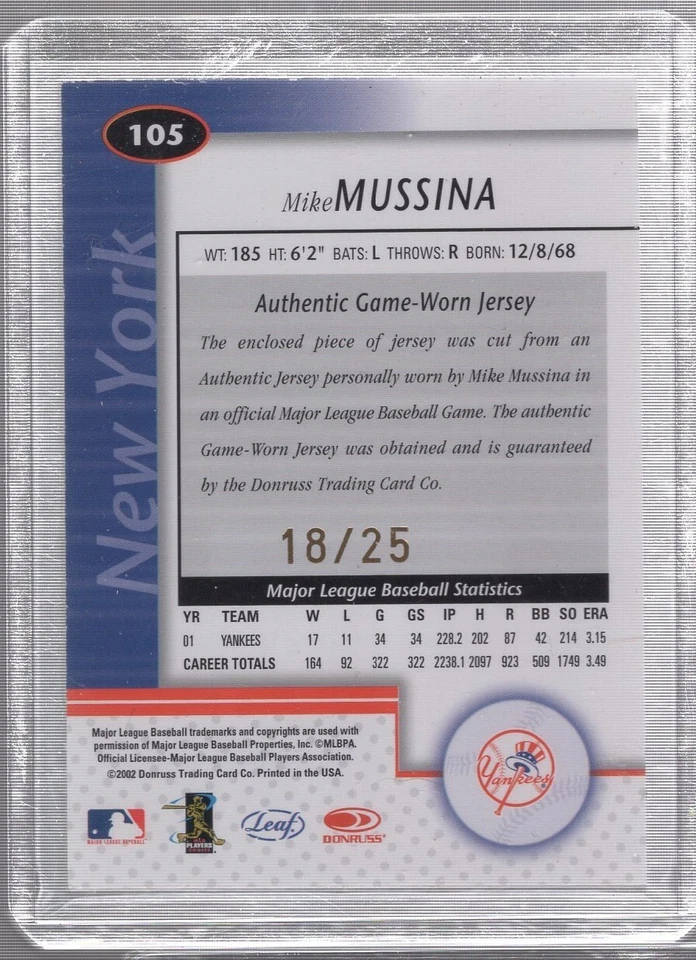Camiseta deportiva negra con espejo certificado Mike Mustina Leaf 2002 tira #105 Yankees #18/25 Foto 2 de 3