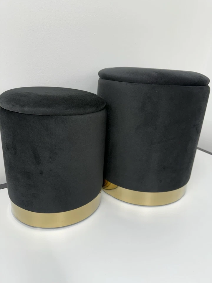 Set 2 Pouf Contenitore Velluto Nero Sgabello Poggiapiedi Con Anello Dorato - Immagine 3 di 4