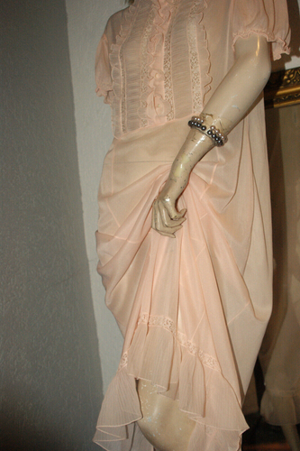 Langes zartes TRAUM Negligee*Nachtkleid LUXUS lachs VOLANT Nylon Plissee edel 42 - Bild 2 von 7