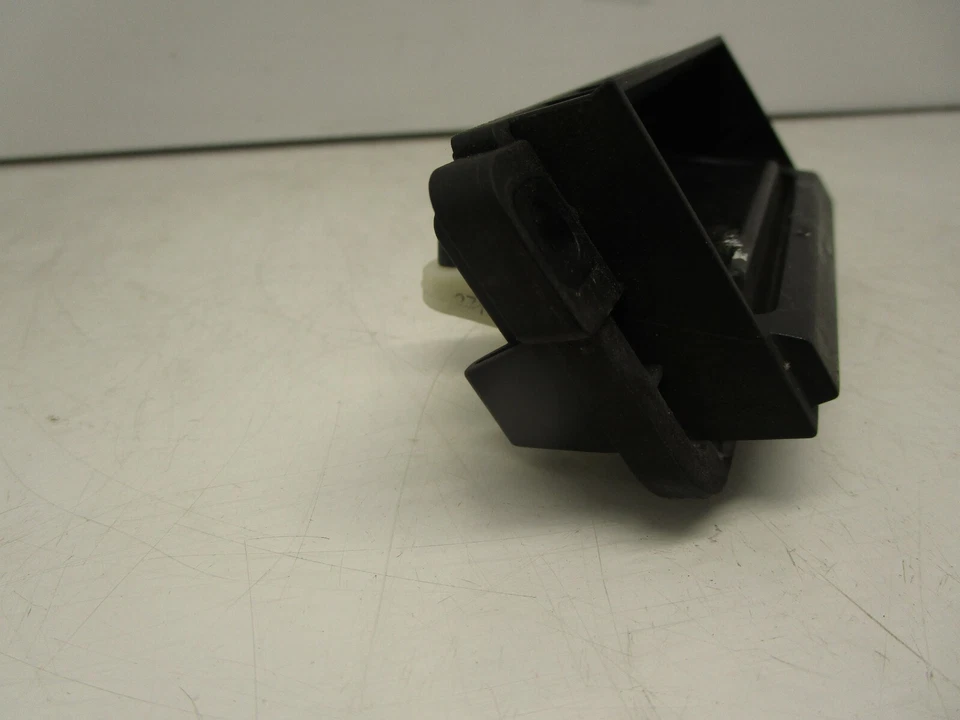 07-13 MERCEDES-BENZ W221 S550 ЗАДНЯЯ КРЫШКА БАГАЖНИКА ОТКРЫТАЯ РУЧКА ВЫПУСКА OEM - Изображение 4 из 4