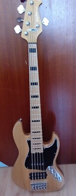 Harley Benton E Bass 5 Saiter kaum gespielt incl. 4er Satz Bass Saiten Fender 