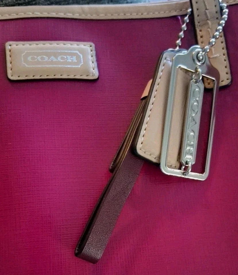 Bolso de Mano Coach Park Metro Mujer Charol Lujo Rosa Sofisticación F25028 Foto 4 de 4