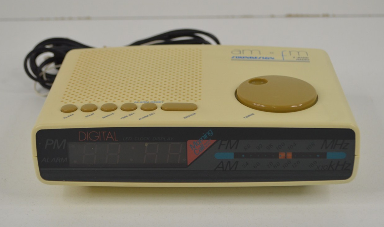 Radio Model 3622wht Retro 80s 90s Works!