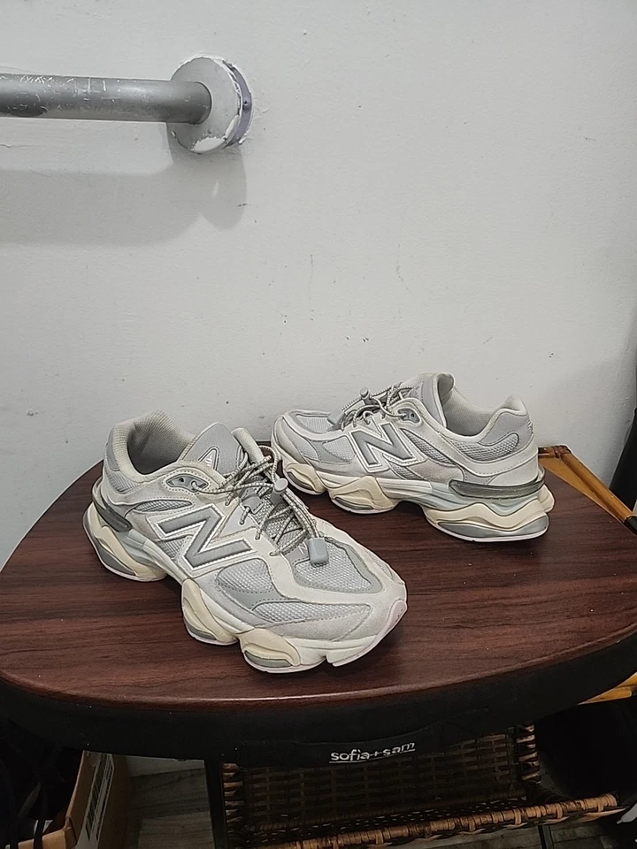 Talla 9.5 - New Balance 9060 Gris Materia December Sky U9060GM Foto 2 de 4