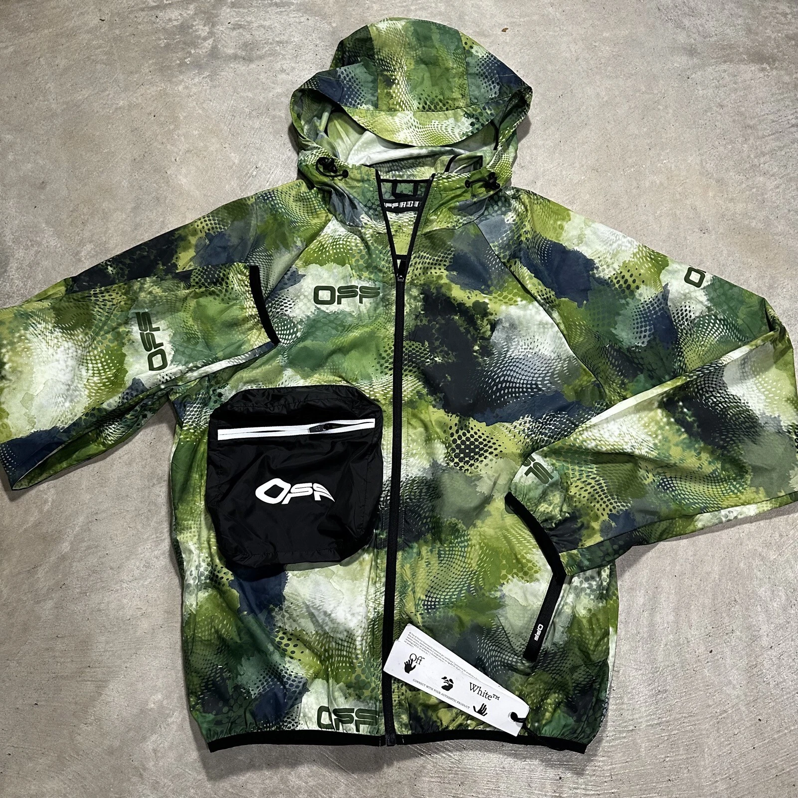 Giacca nuova con etichette Off White Off Active impacchettabile stampa all over verde adulto MEDIA