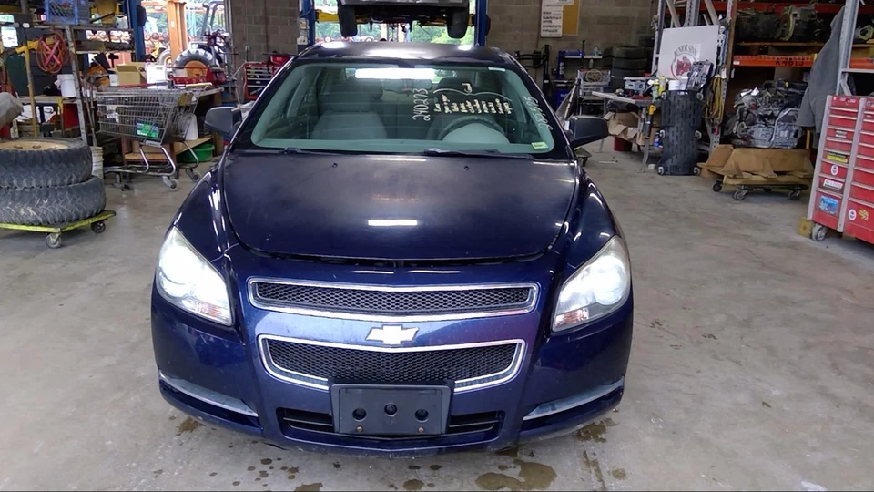 Used Front Left Seat Belt Front fits: 2009 Chevrolet Malibu classic style emblem Foto 3 de 4