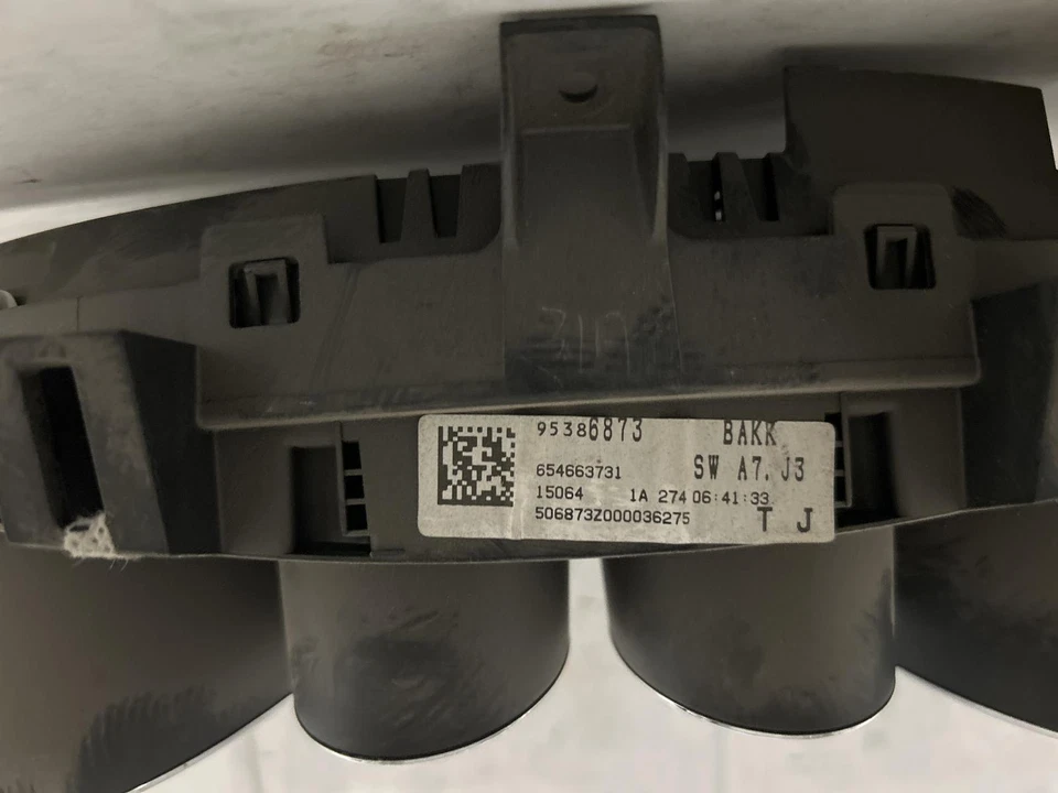 2015 BUICK ENCORE Speedometer cluster MPH 95386873 21k miles OEM 15 - Image 4 of 4