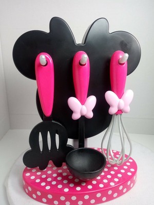 wooden minnie mouse kitchen