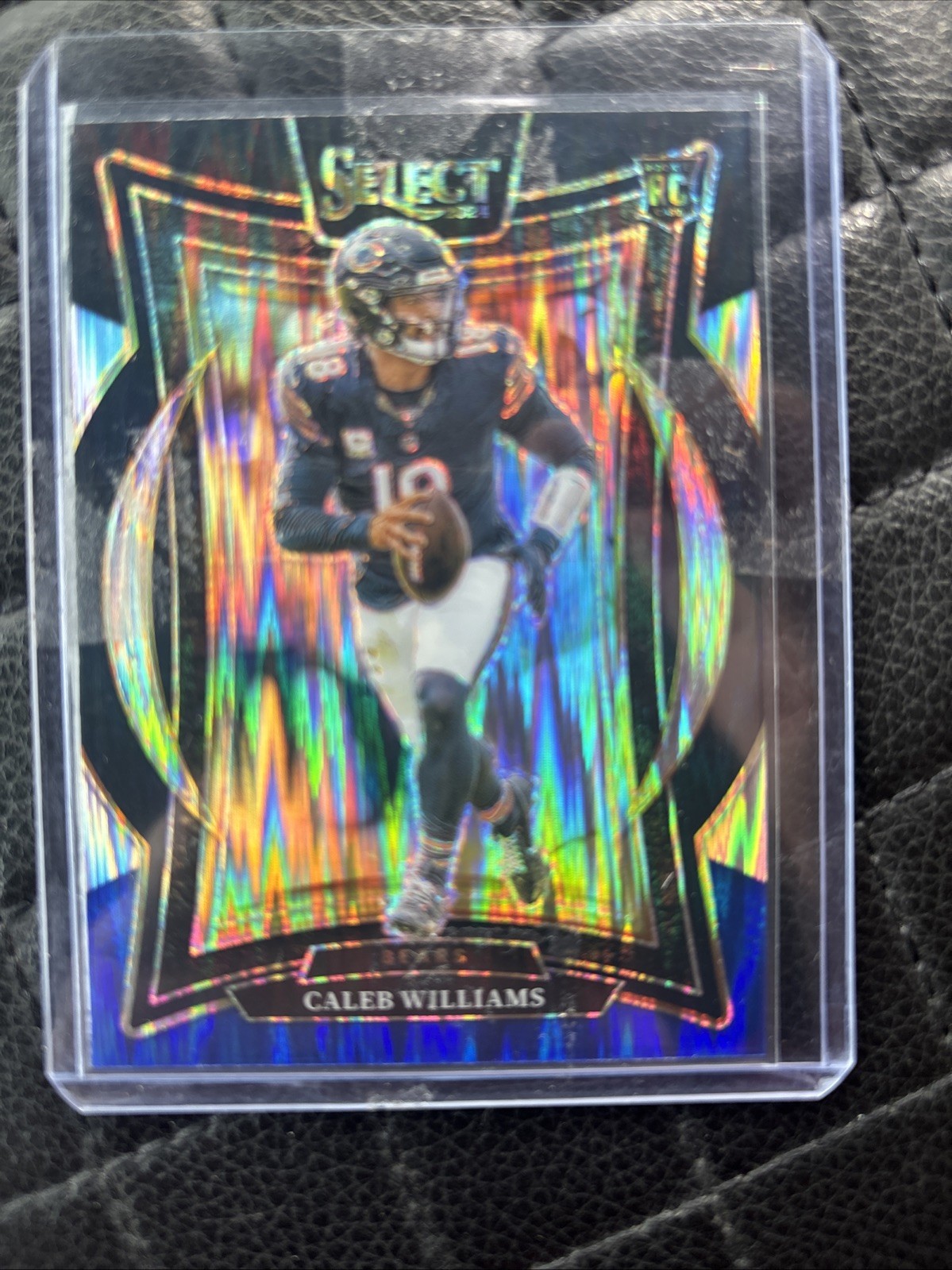 2024 Panini Select - Concourse Caleb Williams #25 Black & Blue Shock Prizm (RC)