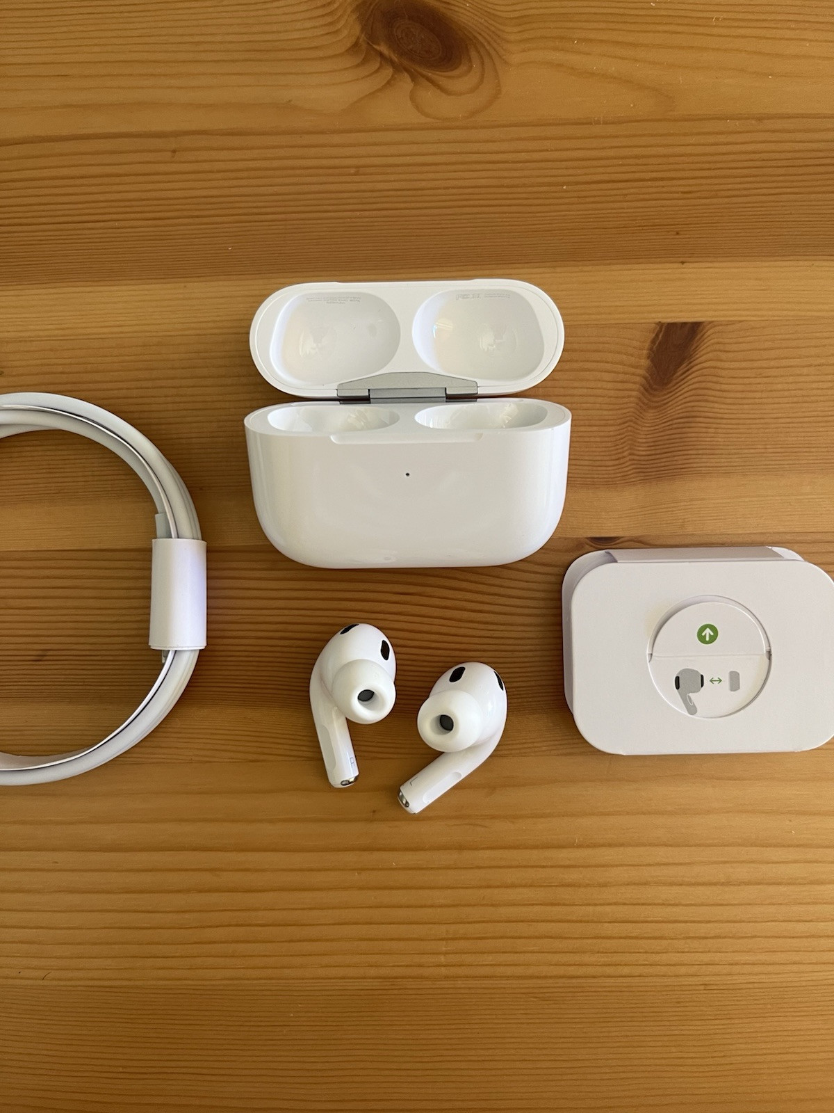 AirPods Pro 2nd Generation with MagSafe Wireless Charging Case (USB‑C Charging)-image