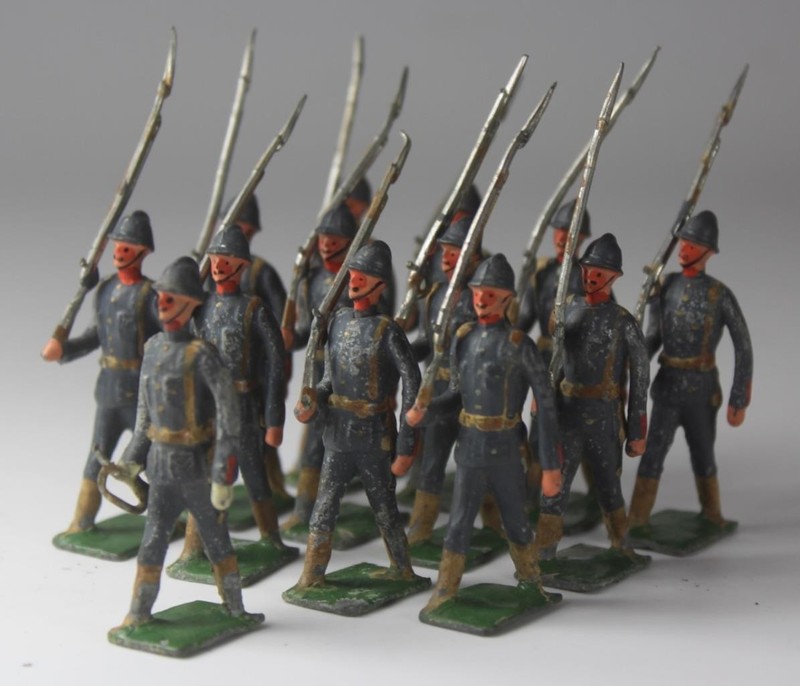 Heyde 48mm WWI French Infantry Adrian Helmets Marching Bugler