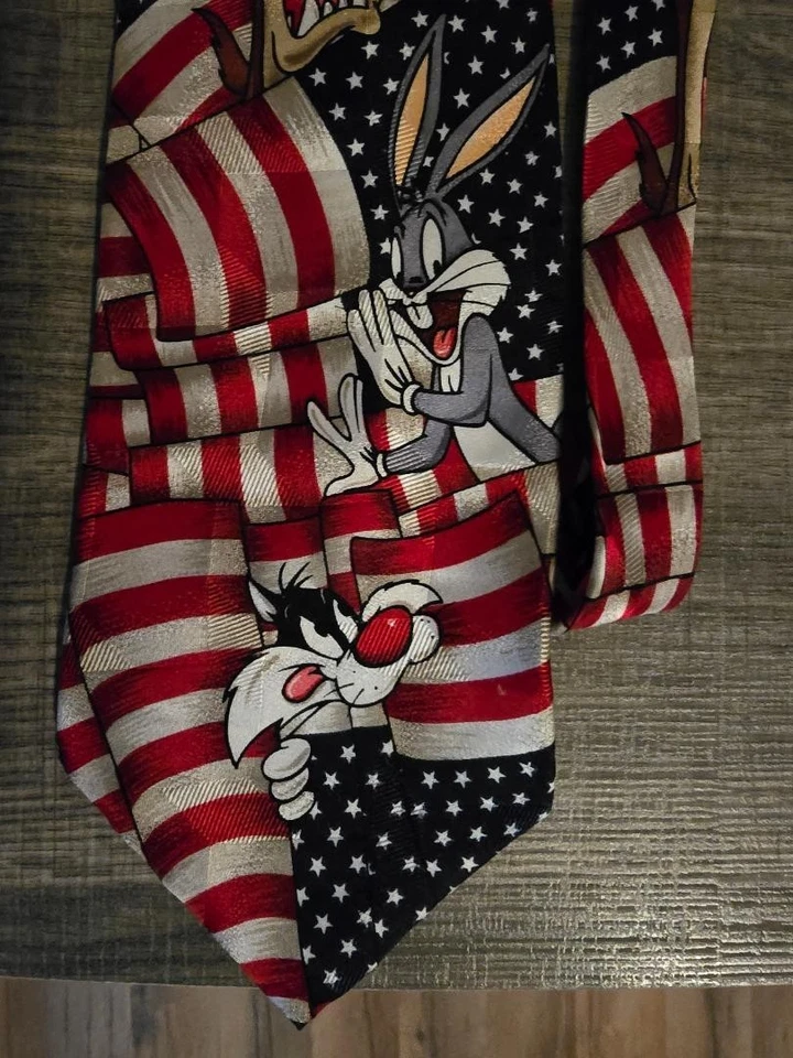 Corbata bandera patriótica americana Looney Tunes Mania 1996 con personajes Foto 2 de 4