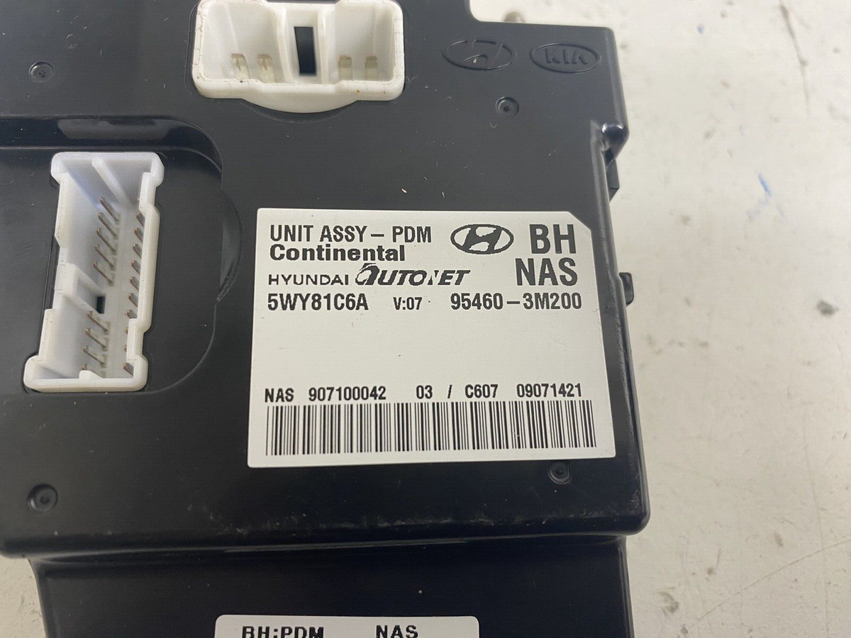 2009-2014 Hyundai Genesis Sedan Power Distribution Module 2009-2014 Hyundai Genesis Sedan Power Distribution Module