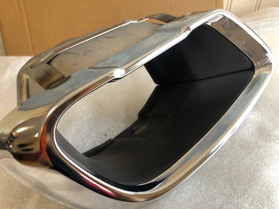 OEM BMW 2017-19 X5 X6 X7 G05 G06 G07 RIGHT EXHAUST PIPE TRIM 