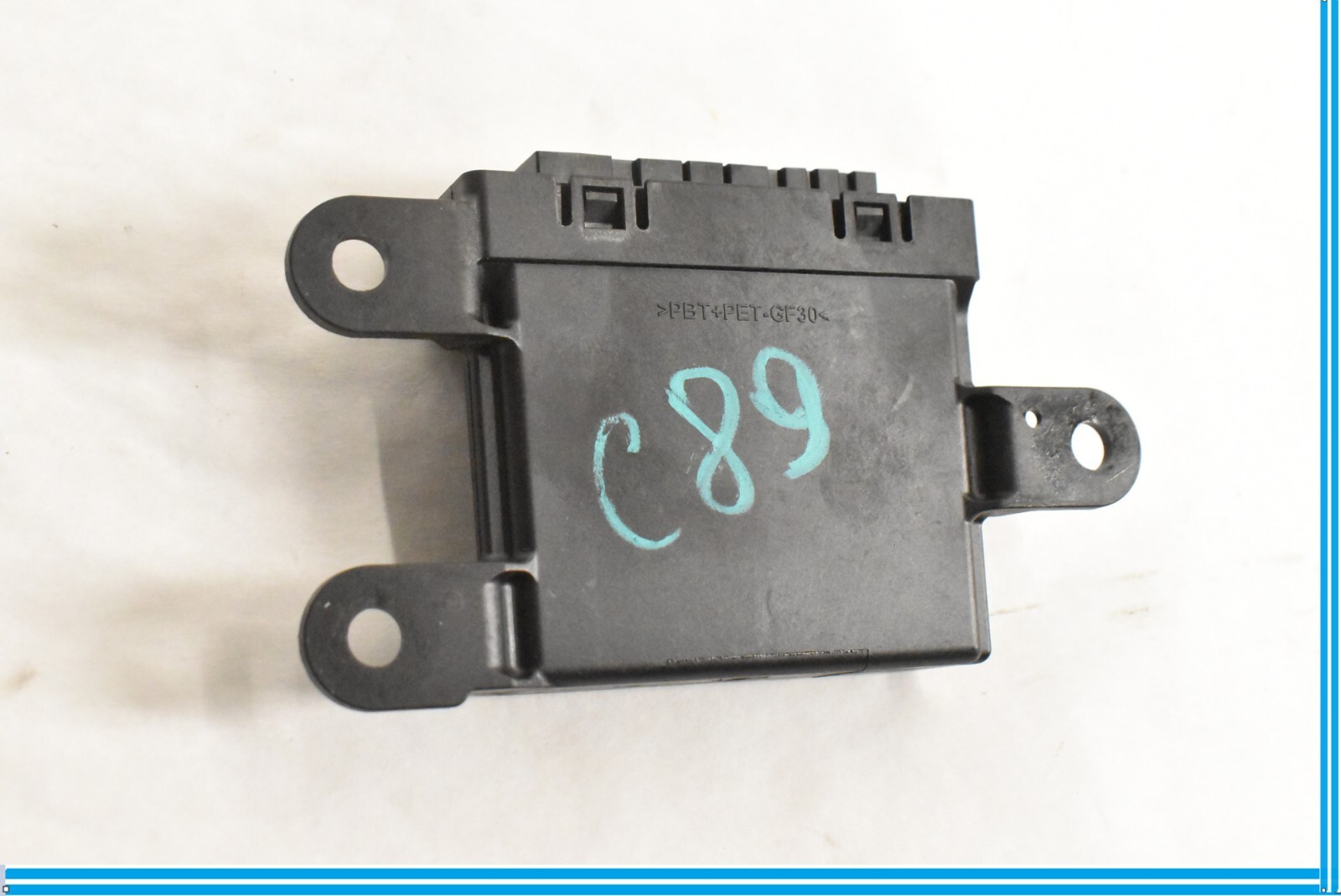 Maserati Ghibli 2014-2017 Sender unit P/N 670039913