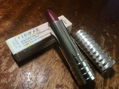 Clinique Dramatically Different #39 Passionately Lipstick .10 oz NEW IN BOX