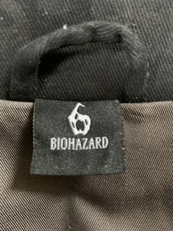 Jaqueta oficial Resident Evil 6 Jake Muller tamanho P - Imagem 2 de 4