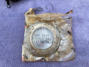 NOS INTERNATIONAL HARVESTER TRACTOR OIL SEAL 372439-R91 IH OEM RARE