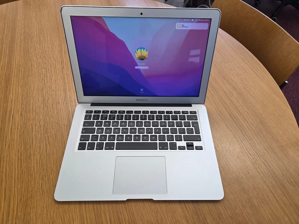 MacBook Air 13 inch (Model A1466) 2015 - 8GB/256GB, photo 1 of 5
