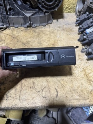 03-06 Mercedes W220 CL500 S500 CD Changer 6 Disk Player MC3330 2208274642 OEM