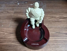 Rare vintage MICHELIN man Bakelite ashtray of 40's made in England.