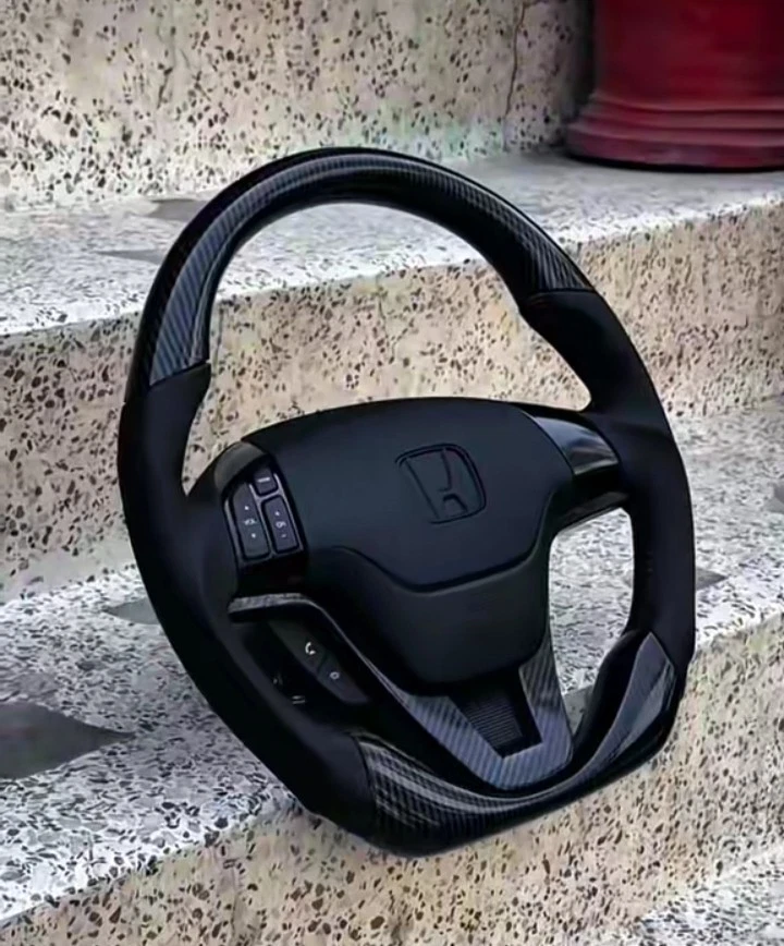 Руль HONDA CR-V (2007-2011) черный из углеродного волокна и кожи. - Изображение 2 из 4