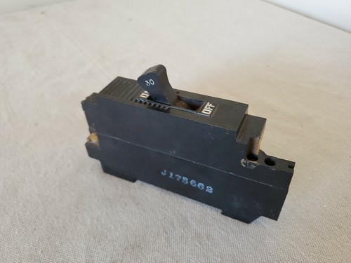 Square D Circuit Breaker 992130 30 Amp 1 Pole Type ML 125V - Picture 12 of 12