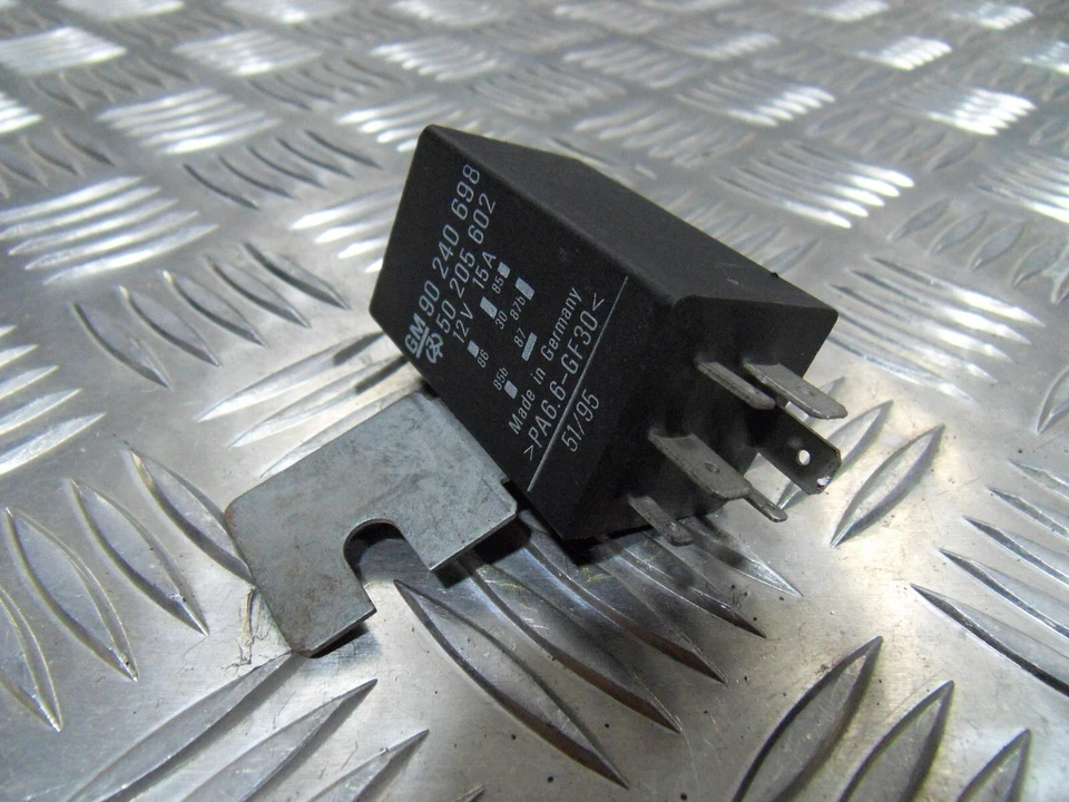 Relé de bomba de combustible genuino Vauxhall Cavalier Astra Mk2 Ascona C 1984 a 1988 nuevo de stock - Imagen 2 de 4