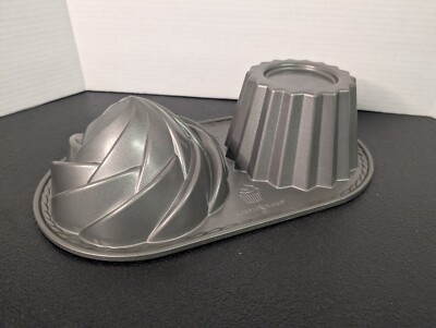 NORDIC WARE Cute Cupcake Cake Pan 3D Large Oversized Cupcake 6 Cups 