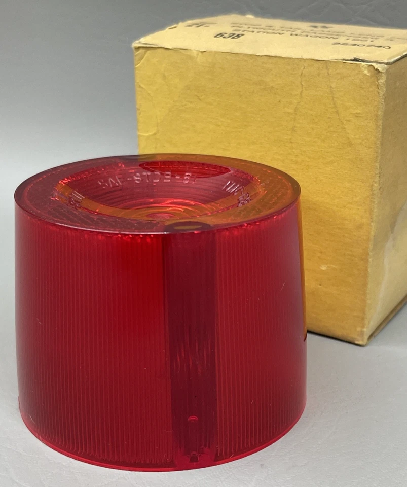 1961 Lente de lanterna traseira Plymouth Fury GLO-BRITE NORS - Imagem 3 de 4