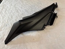 CARENAGE ARRIERE GAUCHE - YAMAHA 125 / 300 TMAX (18-22)