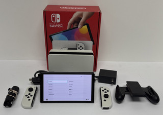 Nintendo Switch Console Portatile OLED 64GB Display OLED Touchscreen HEG 001