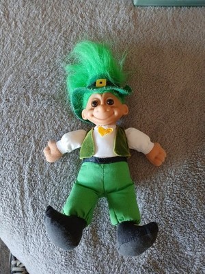 VINTAGE Russ 8'' Leprechaun Troll Doll Green Hair, Hat & Clothes soft body