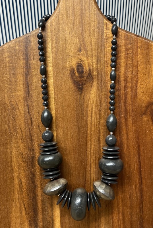 Fabulous Vintage Unusual Dark Signed Monet Lucite, Wood & Metal Necklace