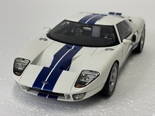 1/18 Ford GT *** Excellent Condition *** RARE *** White with Blue Strips ***