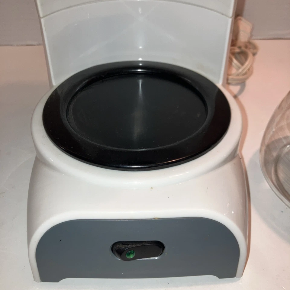 Mr. Coffee 4-Cup Coffee Maker White DR4 Simple Drip Brew w/ Glass Carafe TESTED! - Image 3 of 4