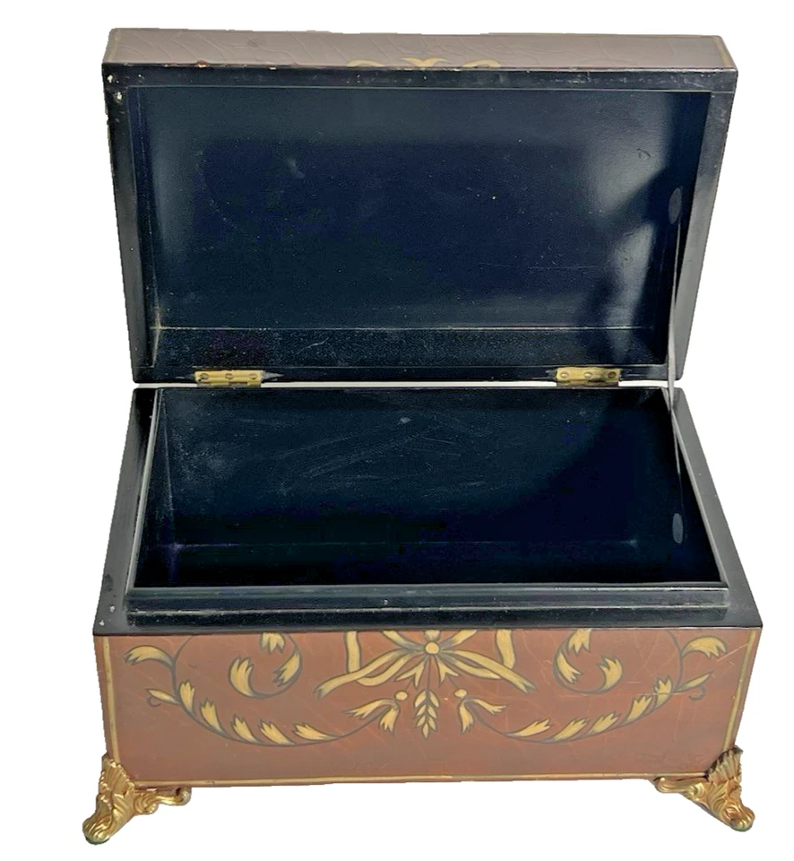 Hermosa caja en relieve Maitland Smith Foto 4 de 4