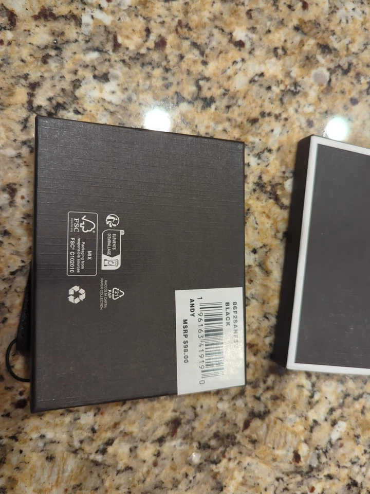 Michael Kors Black Men’s Slim Bifold Andy Wallet Brand New With Box - Image 4 of 4