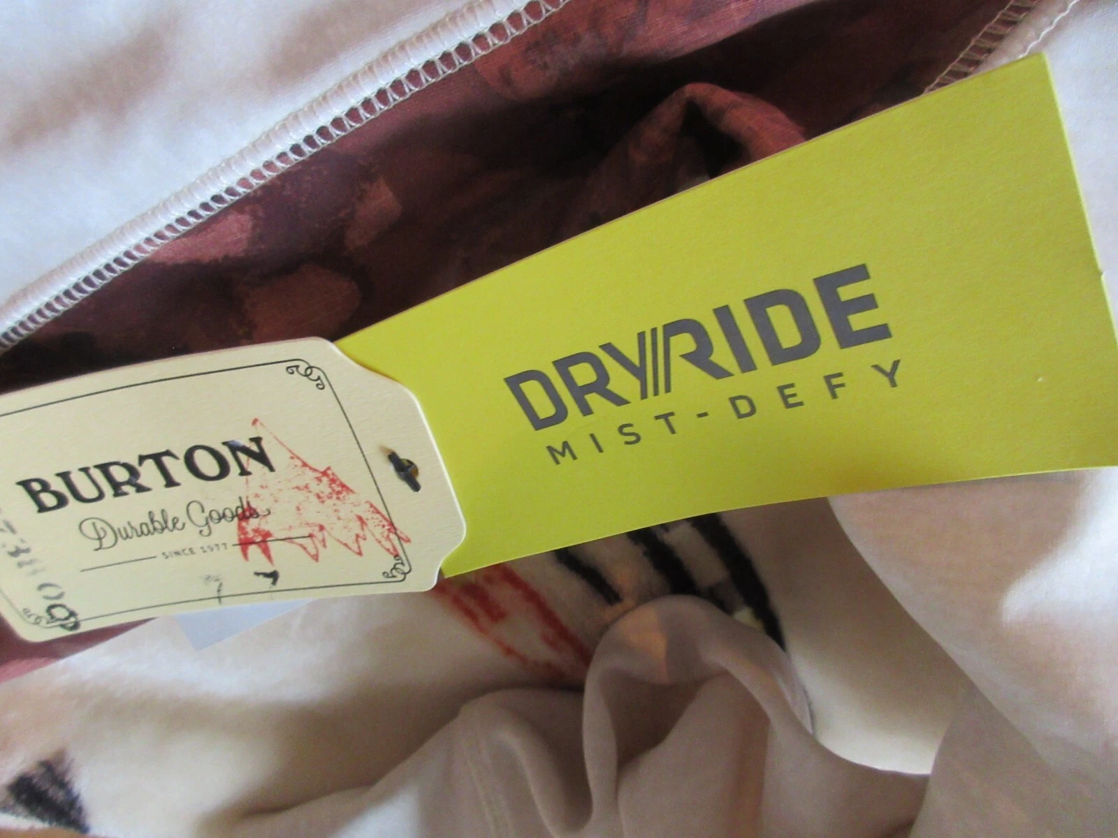 OFF WHITE FELPA CON CAPPUCCIO BURTON DURABLE GOODS NUOVA CON ETICHETTE DRY RIDE MIST DEFY TAGLIA M CREMA CON ACCENTI FLOREALI