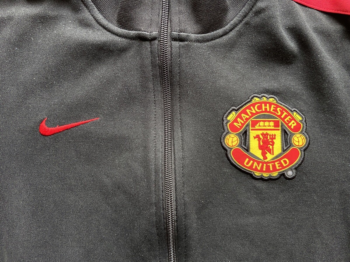 MANCHESTER UNITED 2011 2012 PRE MATCH FOOTBAL SOCCER JACKET MANCHESTER UNITED 2011 2012 PRE MATCH FOOTBAL SOCCER JACKET