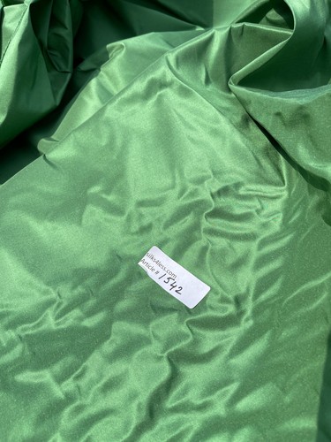 FABULOUS QUALITY SILK TAFFETA IRIDESCENT HEAVY- CAPITAL GREEN!!! - Picture 3 of 8