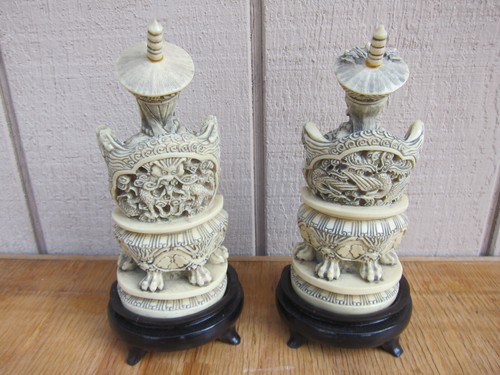 PAIR of Chinese Resin Emperor and Empress Figures, Vintage , Marked . - Picture 2 of 16