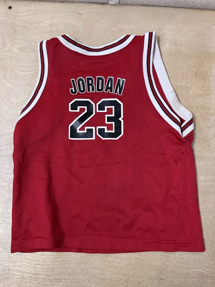 Camiseta roja de Michael Jordan campeona de los 90 de los Chicago Bulls niños talla juvenil Foto 2 de 4