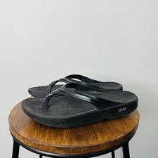 OOfos OOlala Black Rubber Flip Flips Women’s Size 8