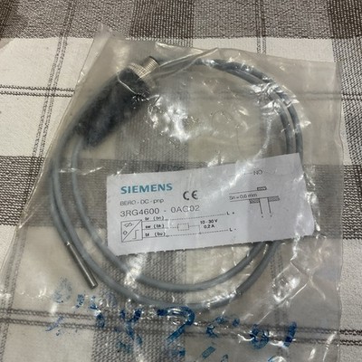 New SIEMENS 3RG4600-0AG02 PROXIMITY SWITCH