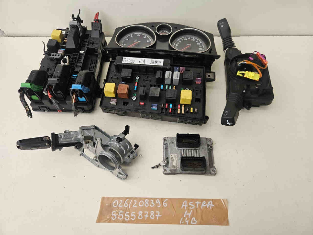 KIT CENTRALINA MOTORE PER OPEL Astra H Berlina 0261208396 benzina 1.4 (04>07)
