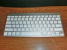 Apple Wireless Bluetooth Keyboard A1314 (Tested/Working)